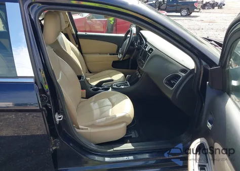 2011 Chrysler 200 Limited from USA, damaged, VIN 1C3BC2FG8BN570113